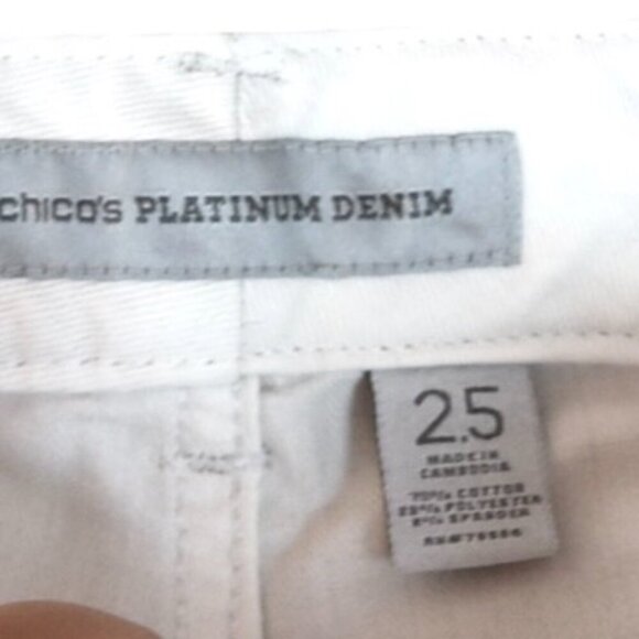 Chico’s Platinum Jeans 2.5 Straight Light Wash Y2K Western Embossed Pockets - Picture 6 of 9